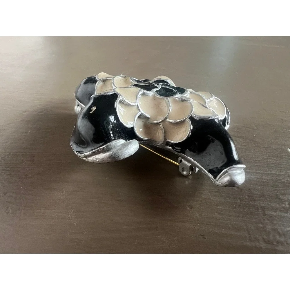 Vintage‎ Brooch Sea Star Black White Enamel Starfish Coastal Statement Pin Beach
